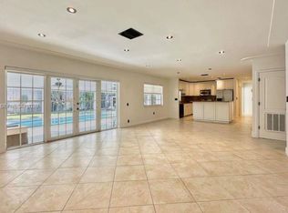 21020 NE 18th Ct, Miami, FL 33179