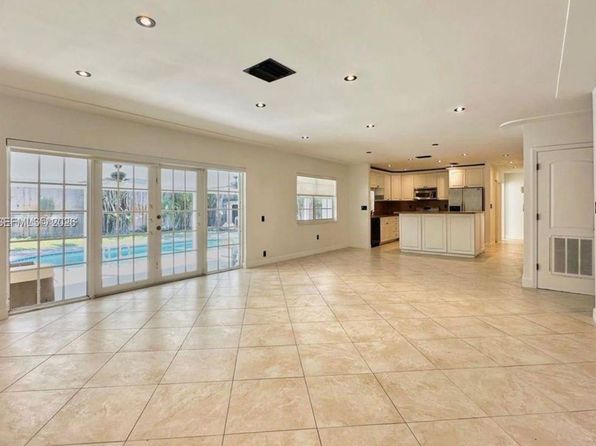 21020 NE 18th Ct