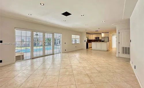 21020 NE 18th Ct Photo 1