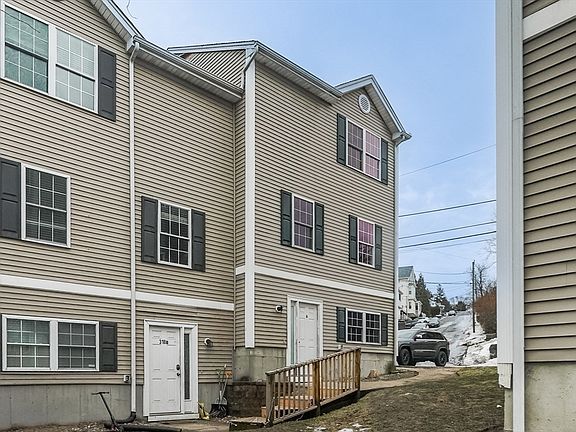 3rd image of 318 Crescent St Unit A