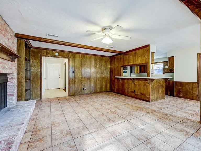 25403 Lynbriar Ln — Photo 3