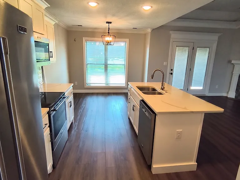 114 Gatewick Dr — Photo 3