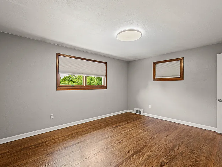 251 Franklin Dr — Photo 16