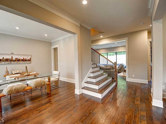 3rd image of 125 Park Haven Ln