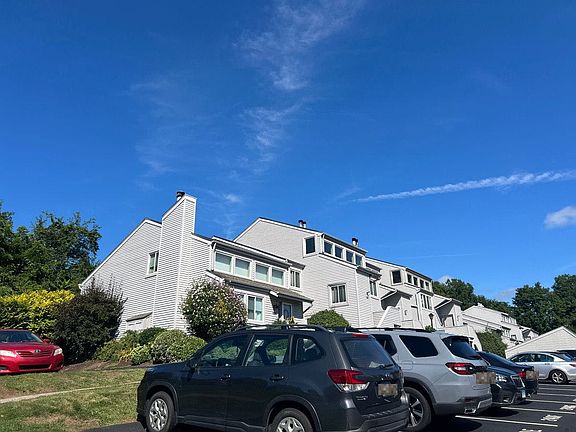 3rd image of 208B Brittany Farms Rd