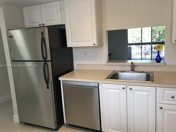 3rd image of 731 N Pine Island Rd APT 302