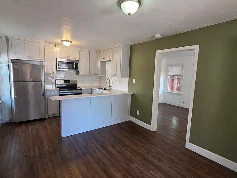 2816 N Walker Ave — Photo 5