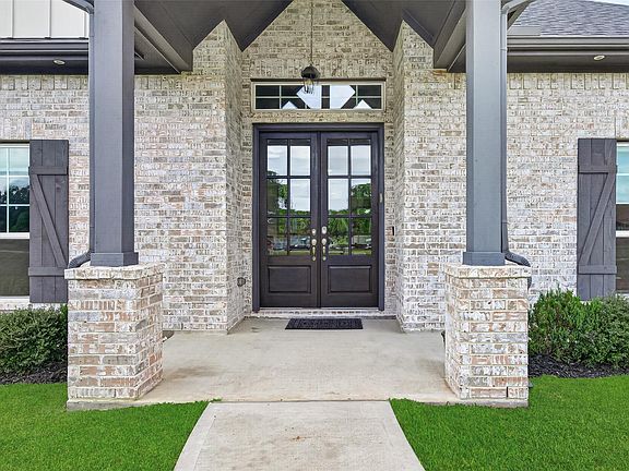 5th image of 415 China Grove Dr