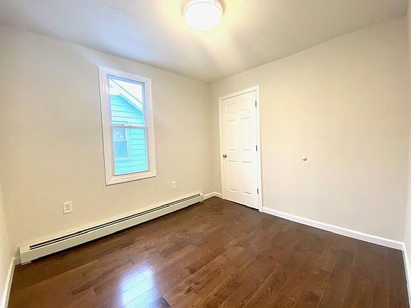 4th image of 178 Mapes Ave #3A