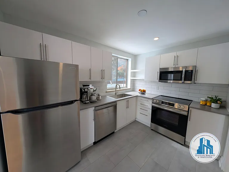 216 Essex Ave — Photo 17