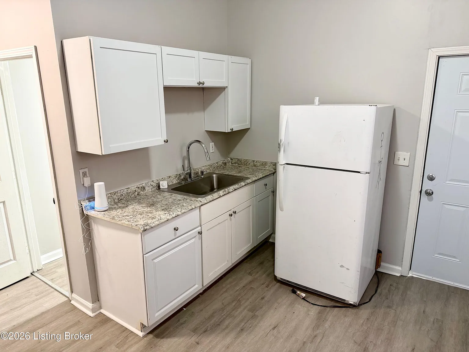 4 bed, 1.5 bath, 1596 sqft, $950 — Photo 3