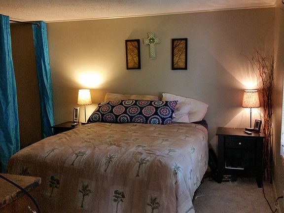 Master Bedroom/can fit King 