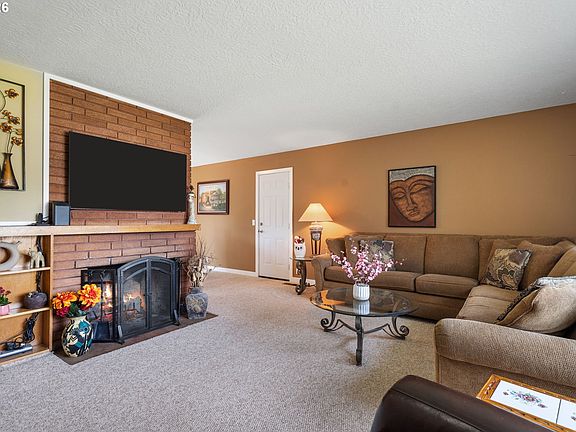 5th image of 3720 SE 166th Ave