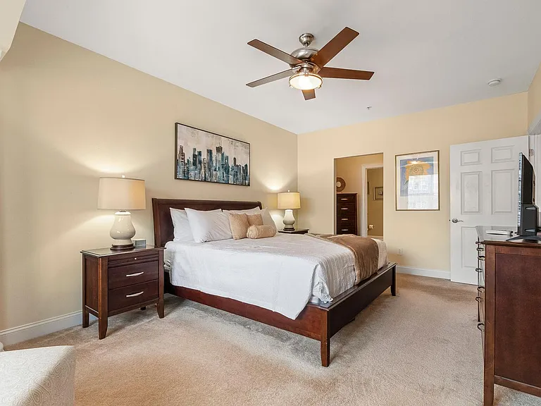 10400 Rosegate Ct #201 — Photo 32