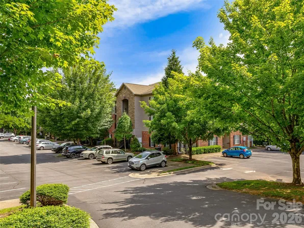 726 Appeldoorn Cir, Asheville, NC 28803