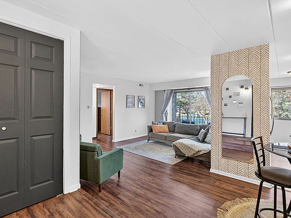 3rd image of 14015 Laramie Ave APT 316