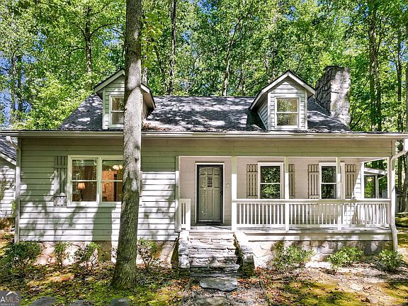 2nd image of 270 Woodbrier
