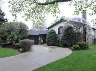 3004 Huntington Dr, Arlington Heights, IL 60004