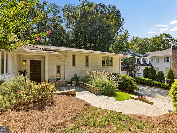 2nd image of 4091 Peachtree Dunwoody Rd NE