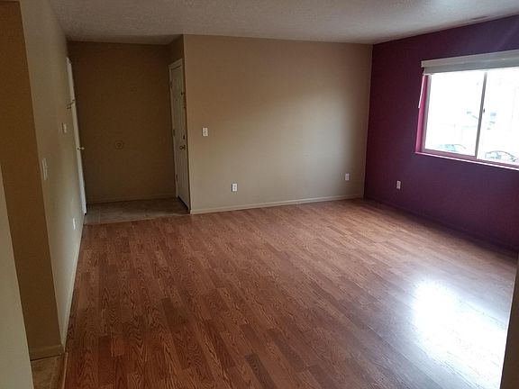 3rd image of 1028 S West Temple St #9