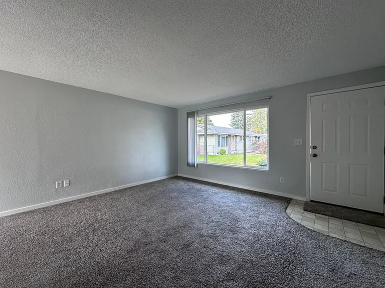 1303 NE 238th Dr — Photo 3