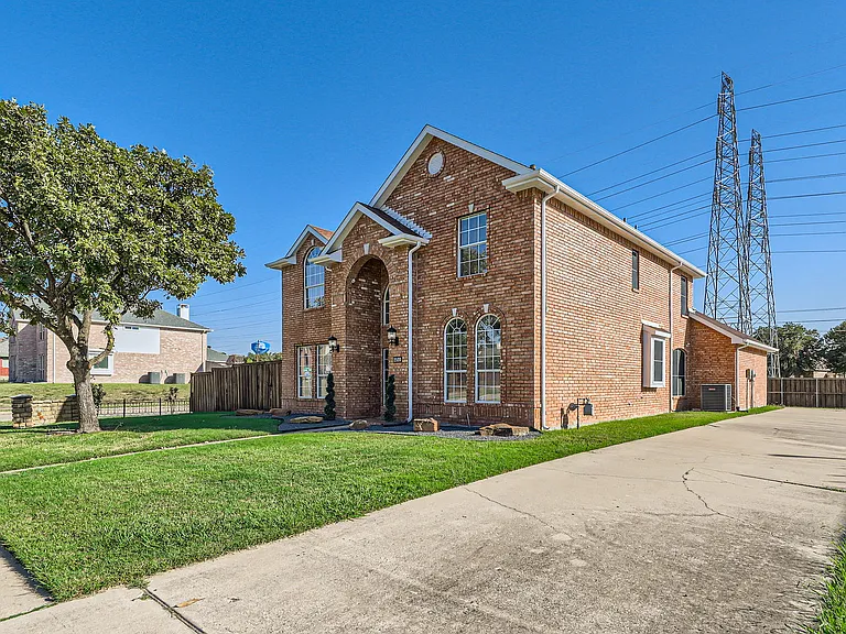 2520 Leicester Ct — Photo 27
