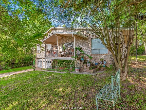 2nd image of 10 Dogwood Ln