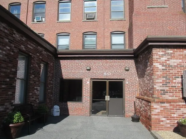 80 Foster St APT 307, Peabody, MA 01960
