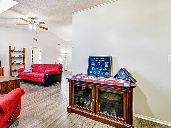 5th image of 1209 Apple Creek Ln