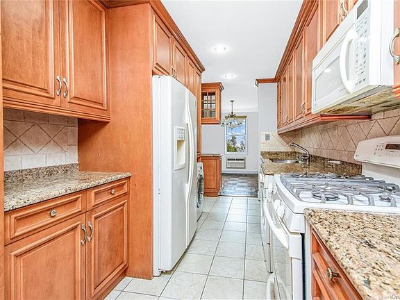 4th image of 679 W 239th St APT 2B