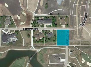 744 Riverbend Rd, Oxbow, ND 58047