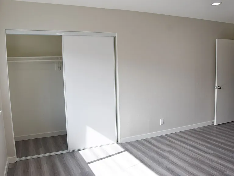 815 N Olive St — Photo 26