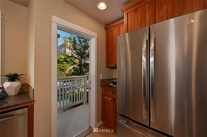 2337 Yale Ave E #B — Photo 22