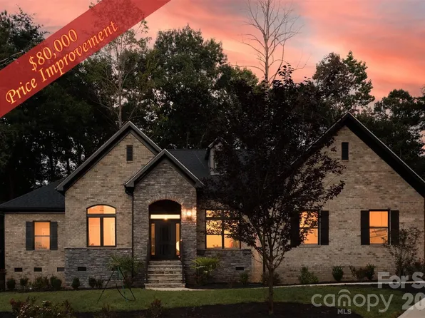 319 Inland Cove Ct, Clover, SC 29710