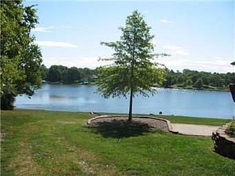 3rd image of 1743 NE Lake Shore Dr