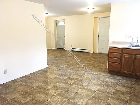 5th image of 1311 Peosta Ave #B