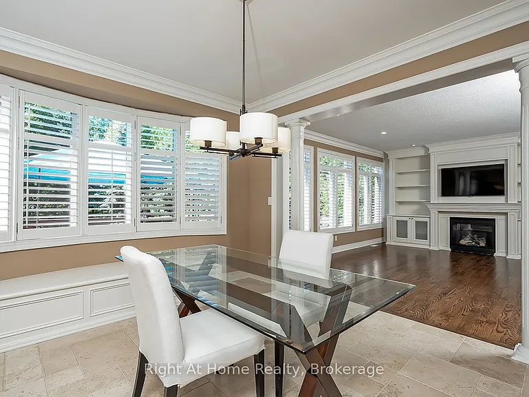2096 Bingley Cres — Photo 10