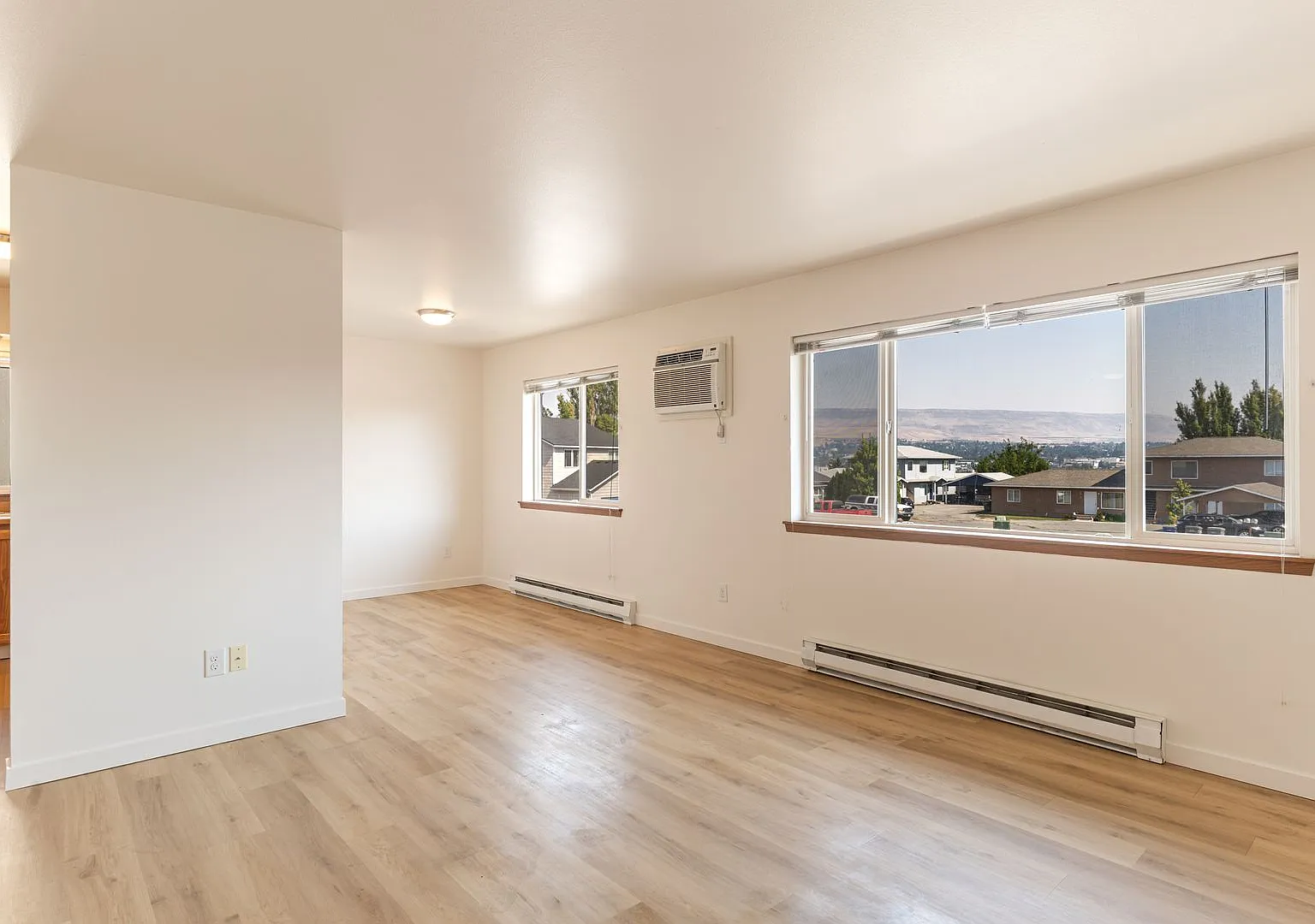 Fourplex — Photo 3