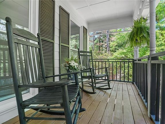 2nd image of 1665 Doefield St