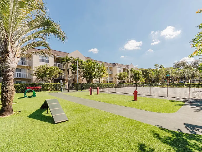 Legacy Palm Gardens — Photo 9