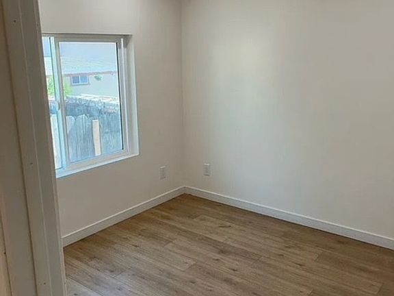 5th image of 1495 Sydney St