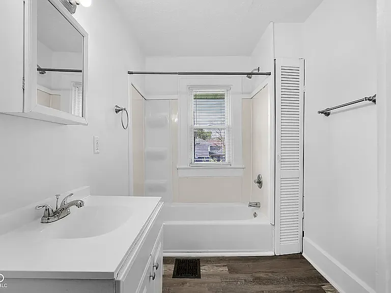 3019 Broadway St — Photo 20