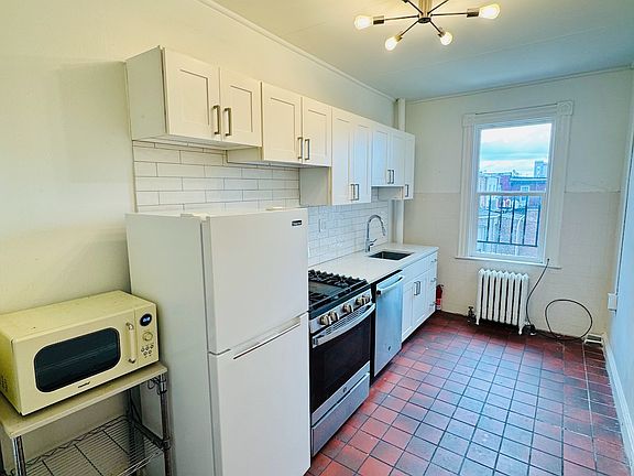 3rd image of 1225 N Calvert St #4A