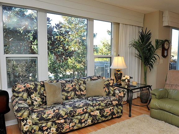 4th image of 8566 Turnberry Ct #8566