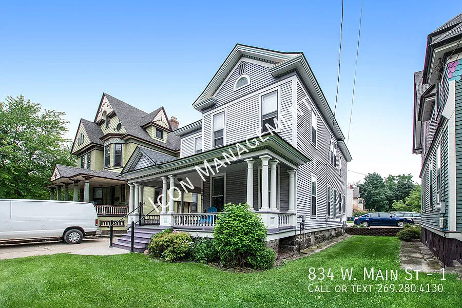 834 W Main St — Photo 3