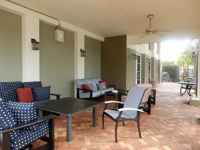 833 Millbrae Ct #4 — Photo 25