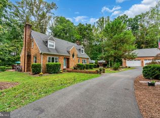 12215 Henderson Rd, Clifton, VA 20124