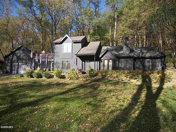 3rd image of 6 Longwood Dr