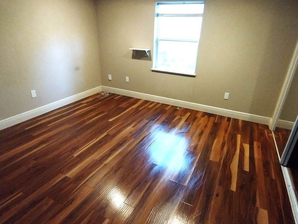 1st image of 3711 Vineland Dr