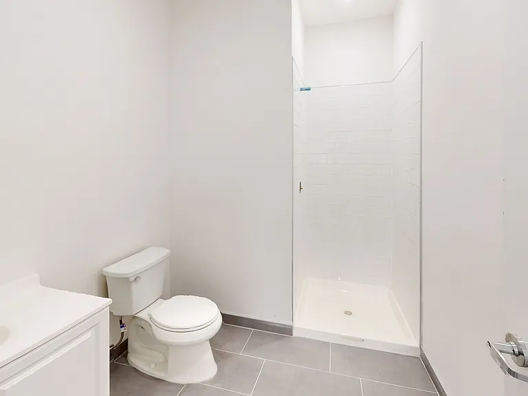 252 Washington St — Photo 12